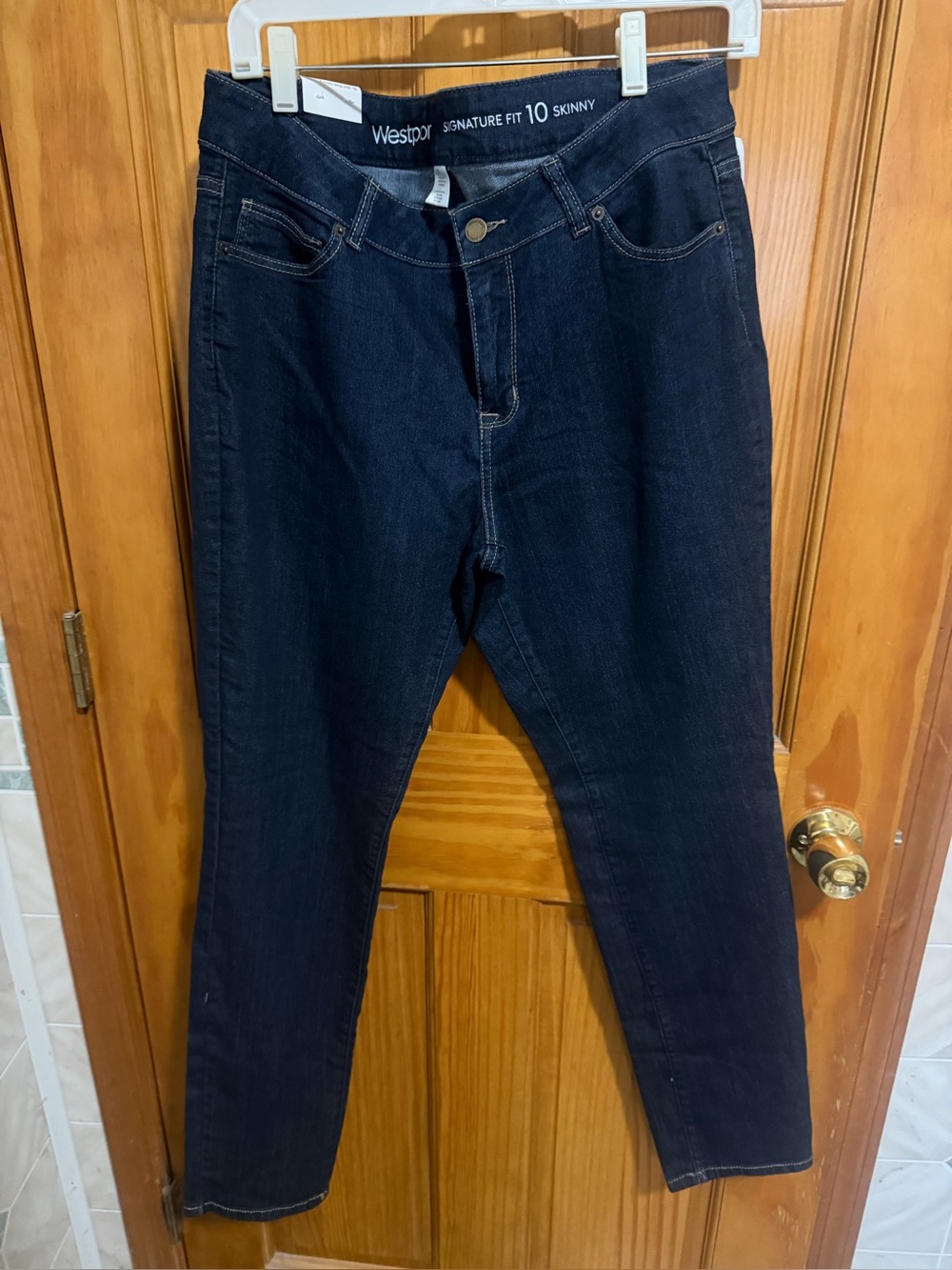 NWT DressBarn signature fit skinny size 10 jeans